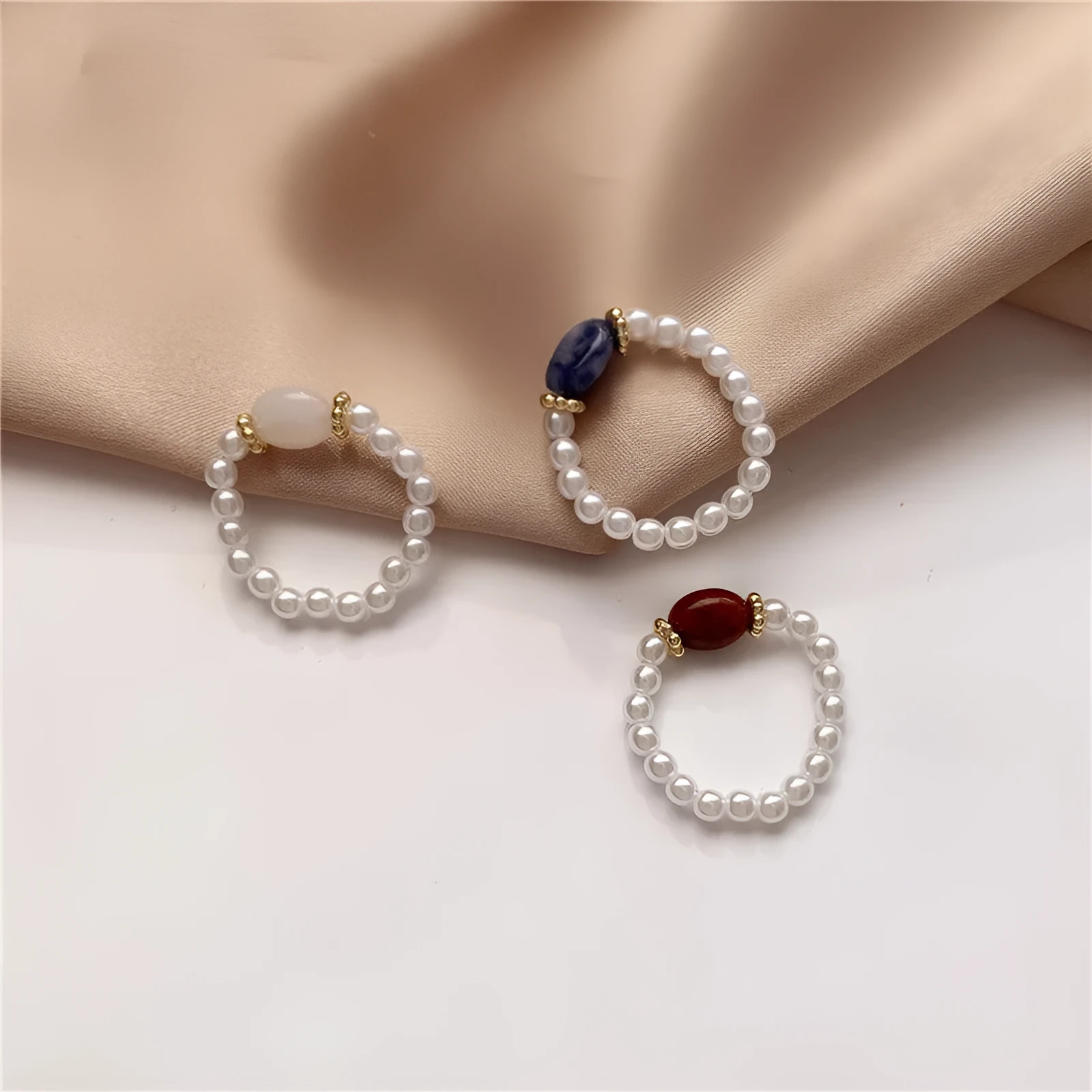 Vintage pearl ring with alloy band, synthetic stone, outer diameter 21mm, available in blue