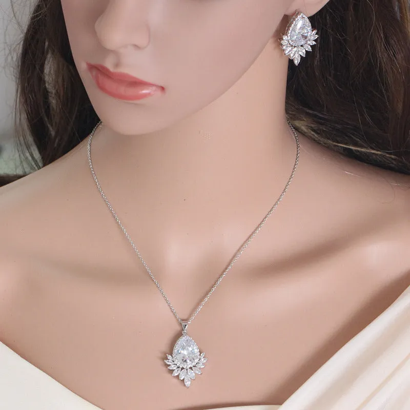 AAA jewelry chain set in blue colour for bridal banquet and dinner wear