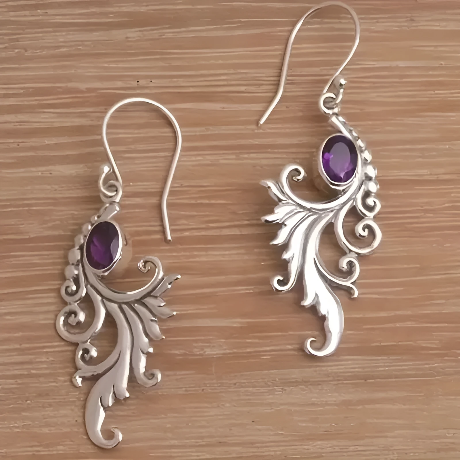 Retro distressed ethnic earrings in antique silver with diamond pendant shape, made from zinc alloy