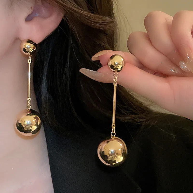 Metal heart-shaped geometric earrings with electroplated silver needle finish, three colour ball options