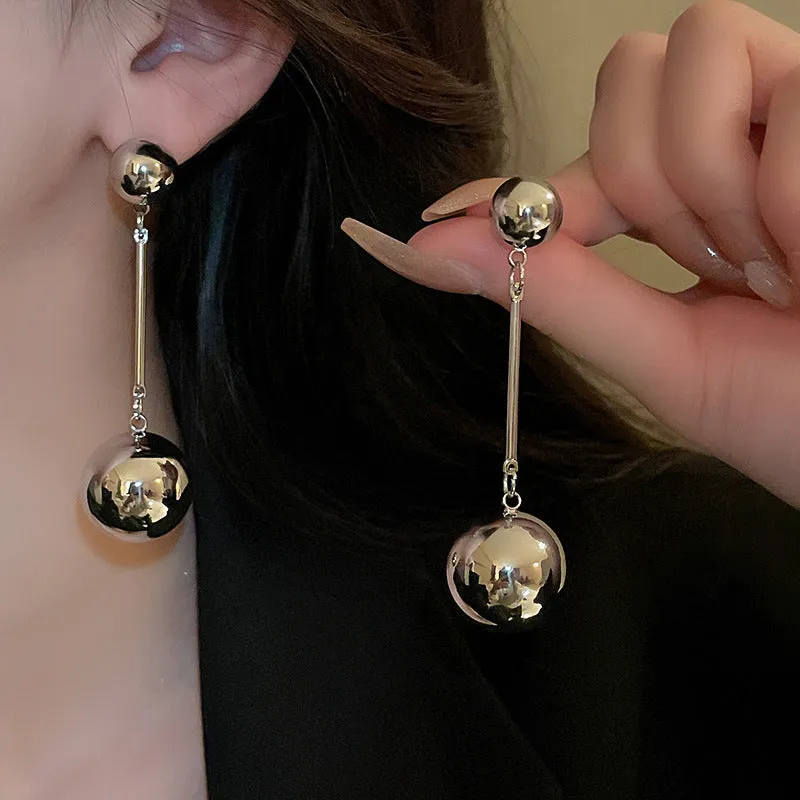 Metal heart-shaped geometric earrings with electroplated silver needle finish, three colour ball options