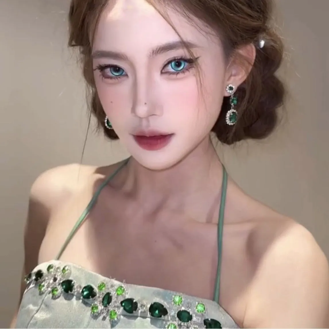 Retro rhinestone drop tassel pendant necklace on alloy claw-clavicle chain, emerald green, adjustable 51-80cm