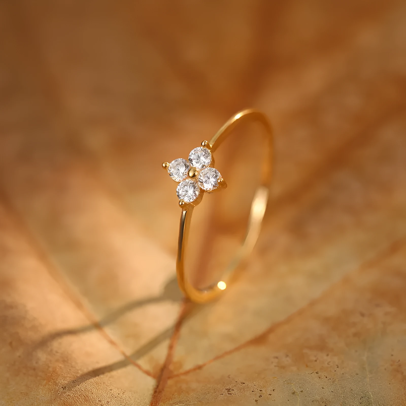 Gold plated diamond four-leaf clover ring for women, silver base, closed mouth setting, white gold colour