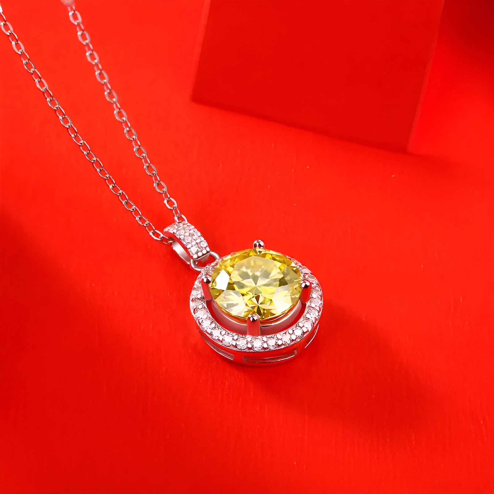 S925 silver round cake pendant necklace with golden yellow simulated moissanite in geometry design