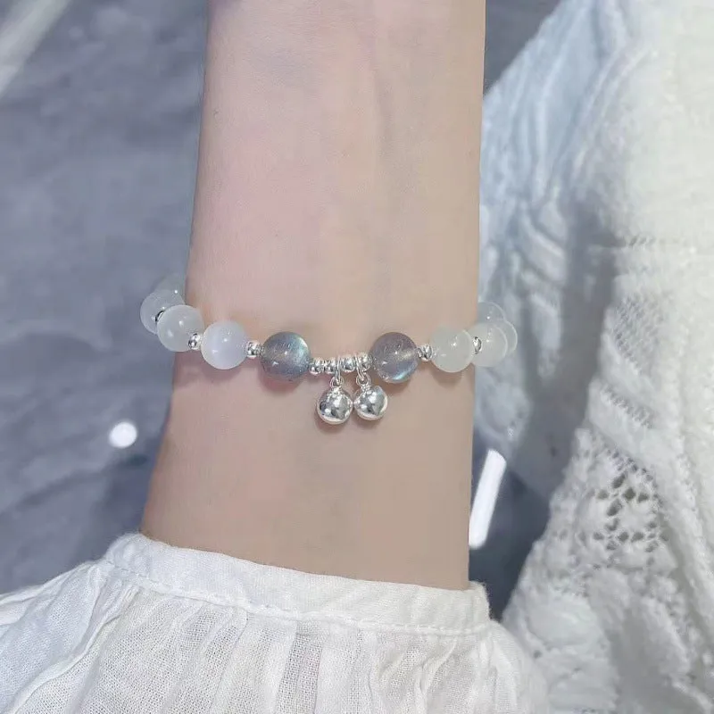 Chinese style bamboo leaf glass bracelet for women with manual craftsmanship.