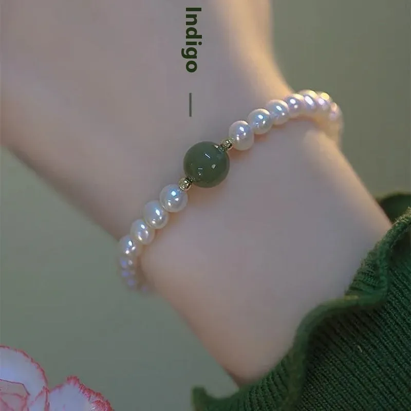 Chinese style bamboo leaf glass bracelet for women with manual craftsmanship.