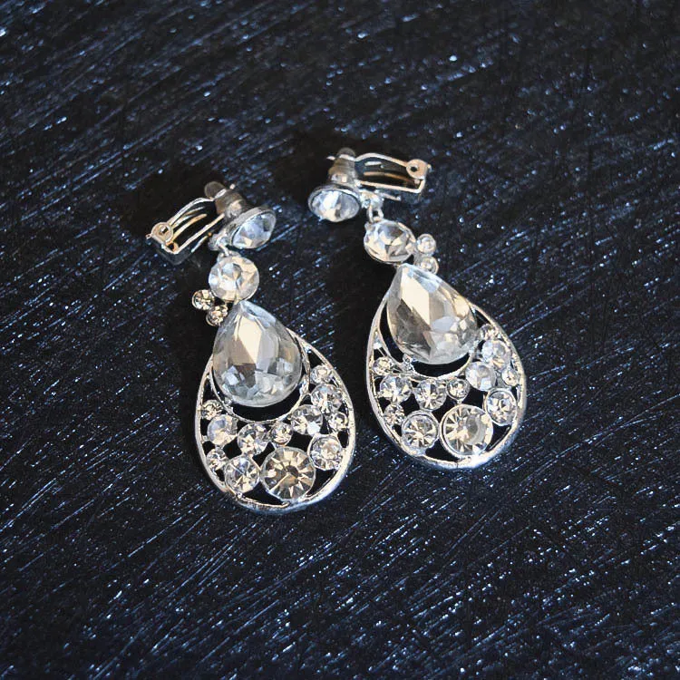 Bridal floral zinc alloy three-piece set with necklace, earrings, and headdress in Korean style