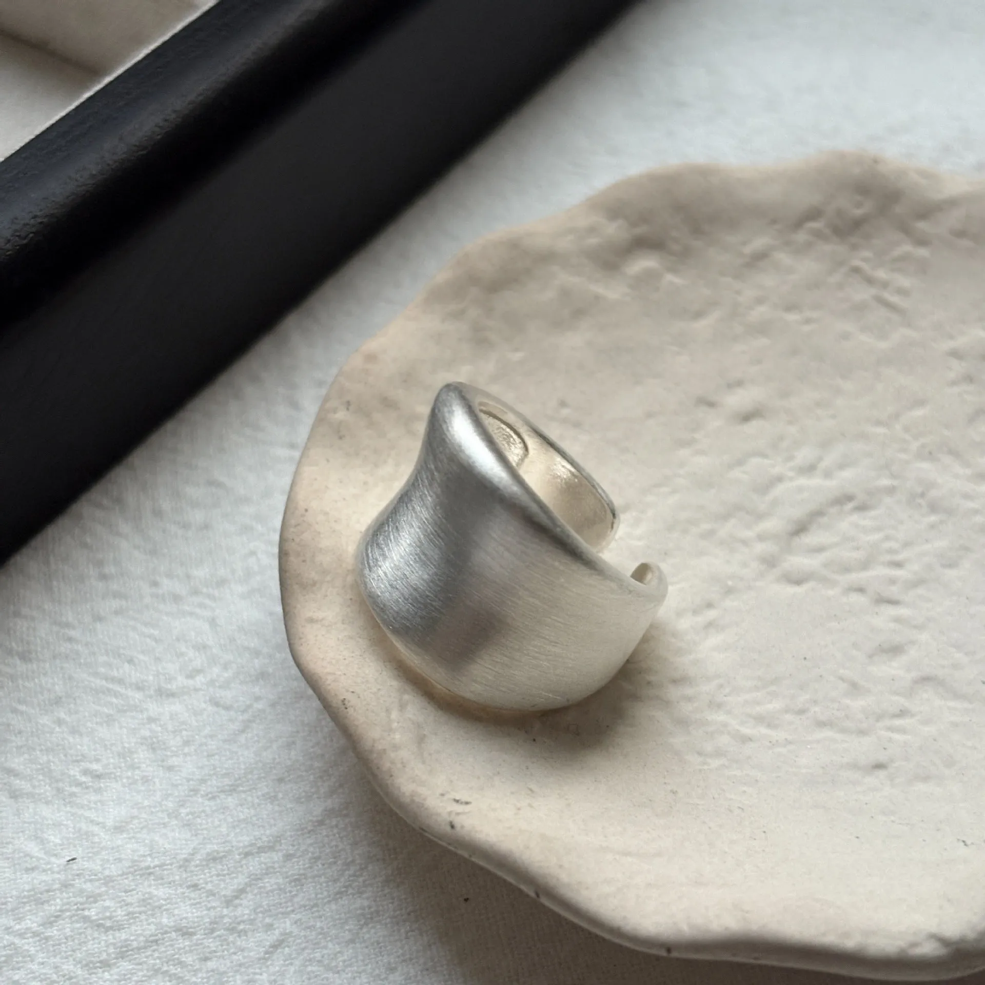 Brass chalcedony double-layer ring for women, geometric round shape, polished copper finish, ins style