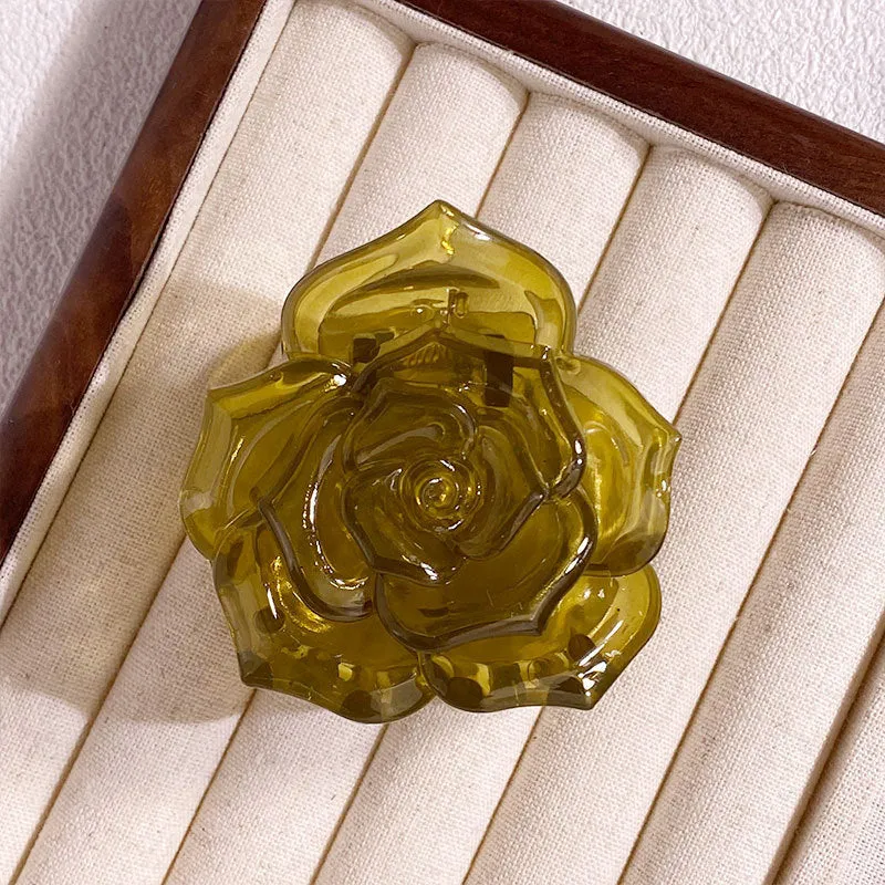 Retro three-dimensional rose grip camellia back head half tie hairpin for women in 6cm size