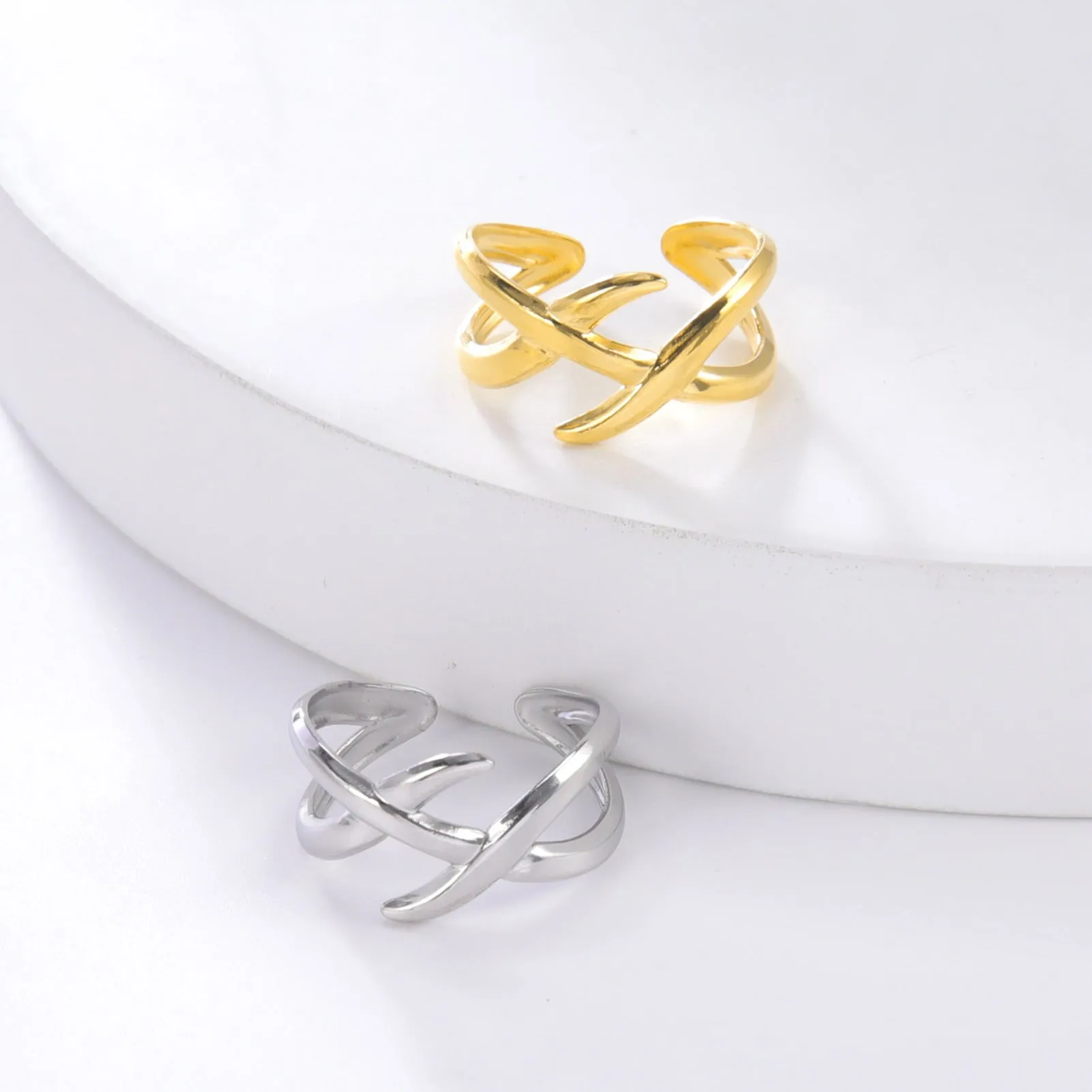 Retro women's stainless steel open ring with adjustable opening in gold colour electroplate finish
