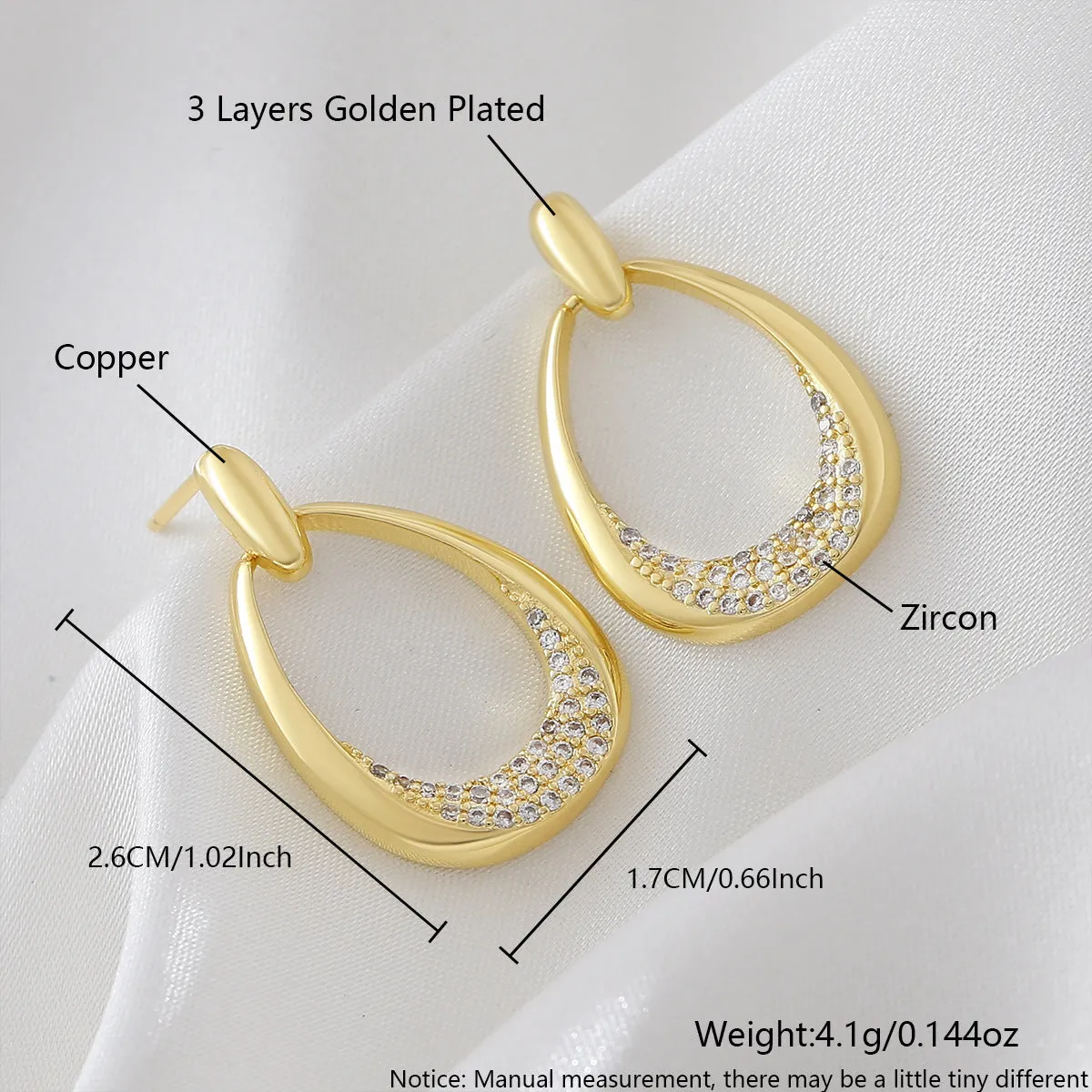 Women's geometric drop-shaped earrings in yellow gold with round and oval elements