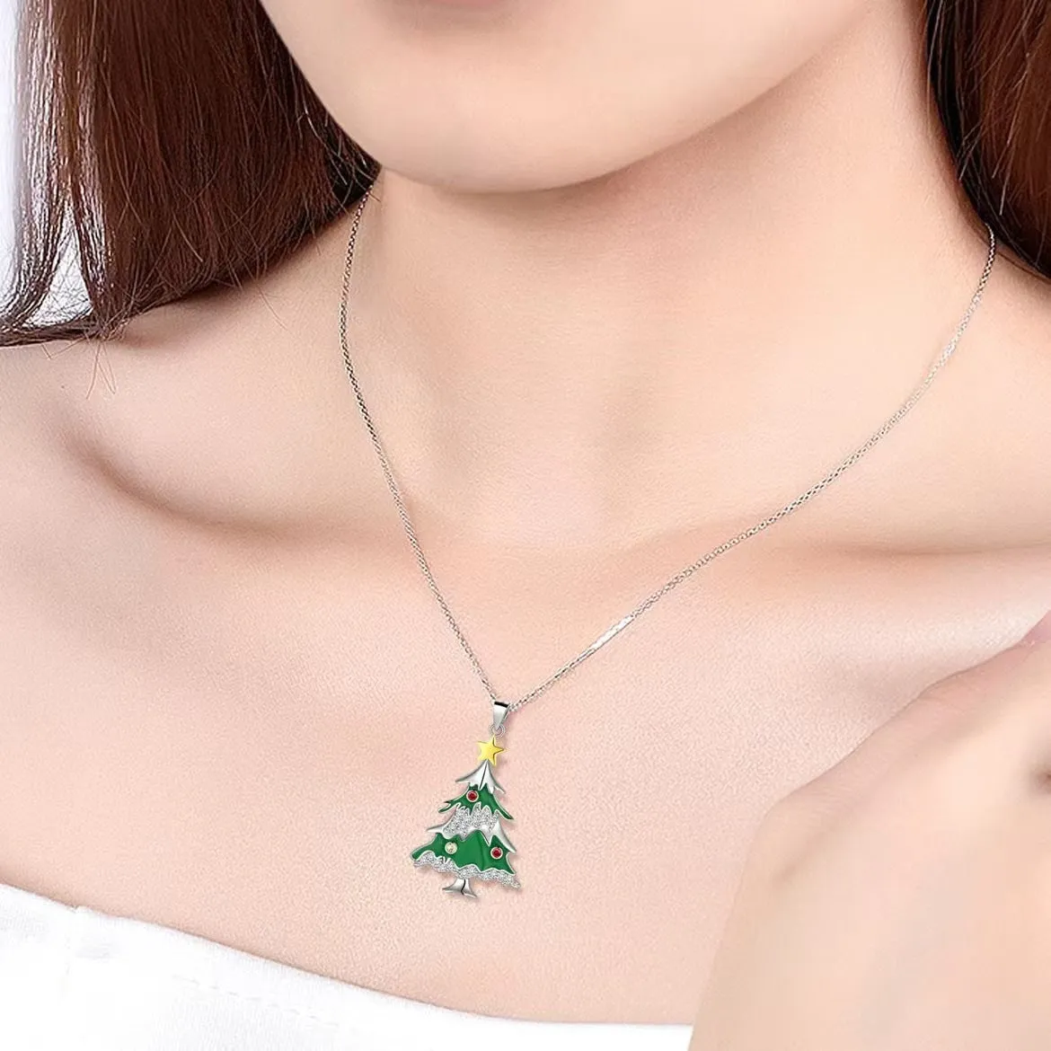 Christmas tree leaf-shaped alloy pendant necklace with rhinestone detailing and O-shaped chain