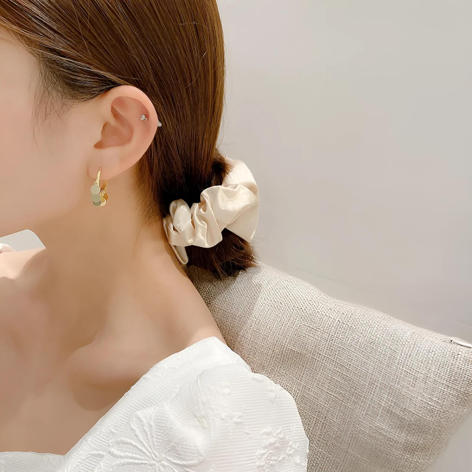 Mini wafer earrings geometric round shape 925 silver needle copper plating electroplating finish 2.5cm