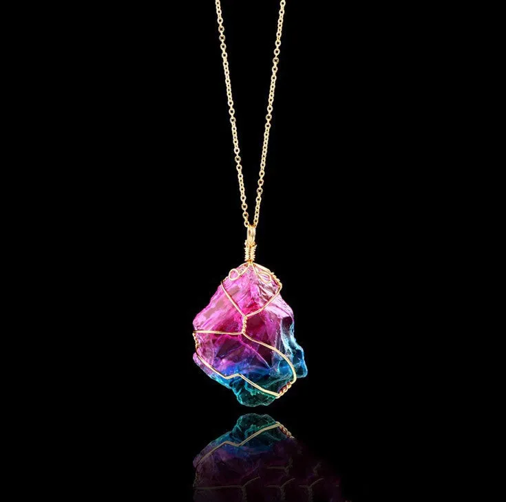 Seven-colour natural stone rough stone winding crystal pendant necklace with transparent finish and gold-coloured metal fittings