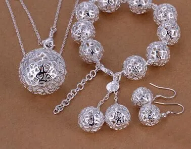 Silver-plated three-dimensional ball pendant bracelet for women, white colour, geometric style, individually packed