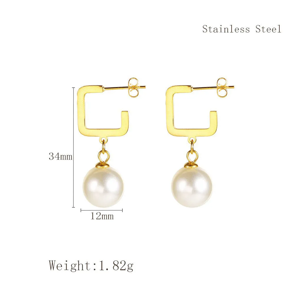 Women's C-shaped titanium steel earrings with pearl inlay flower design in gold