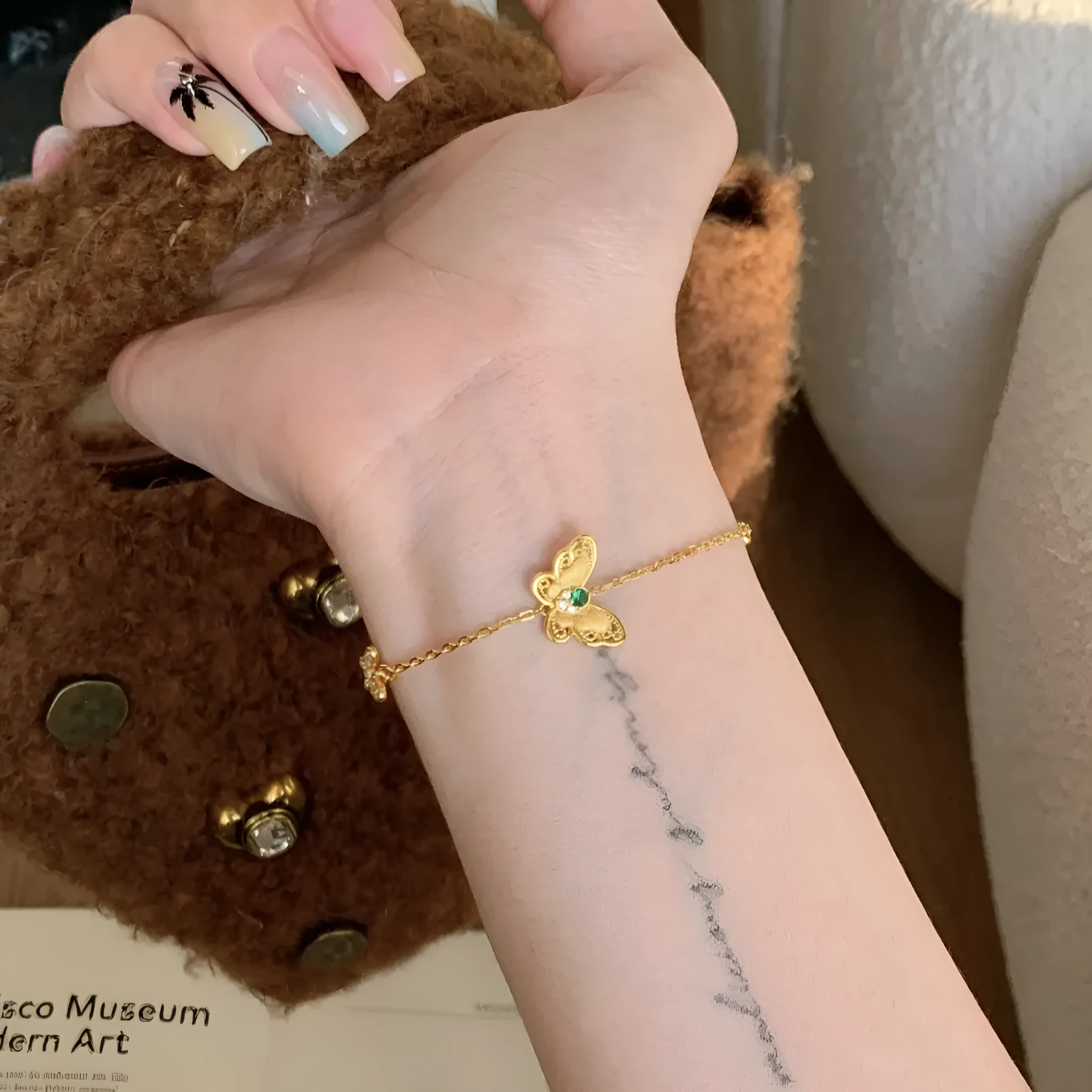 Gold copper hollow butterfly bracelet for women with wire-drawn finish and retro design