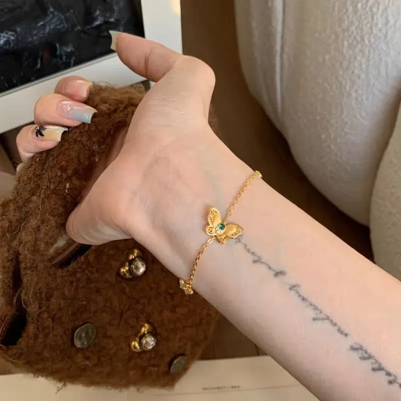 Gold copper hollow butterfly bracelet for women with wire-drawn finish and retro design
