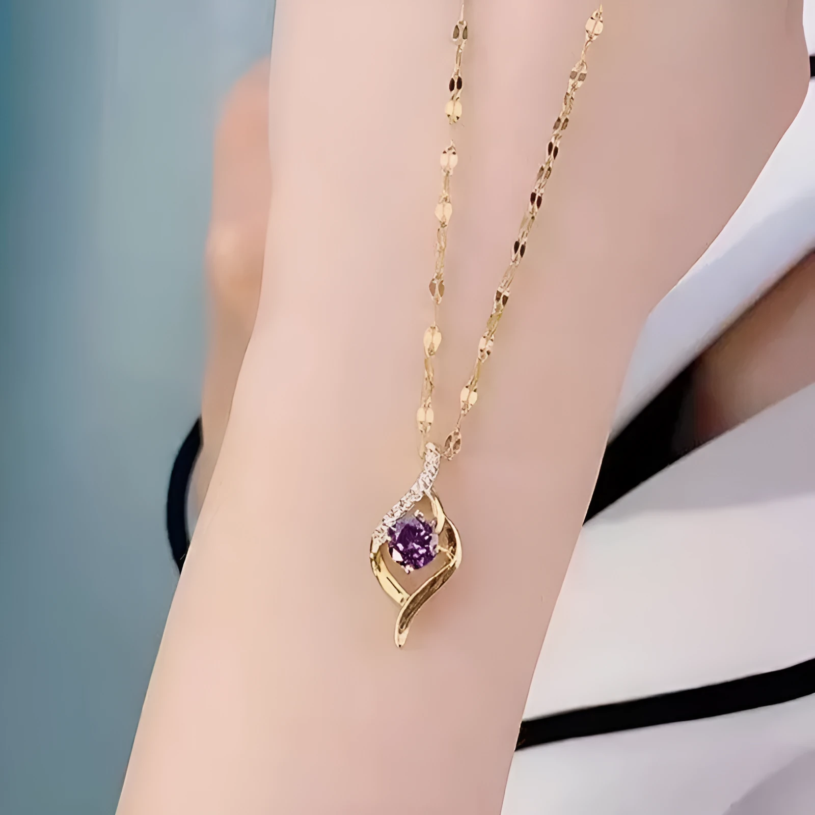 Purple geometric pendant necklace with round oval octagonal quadrangular shapes on mixed material chain, light luxury design.