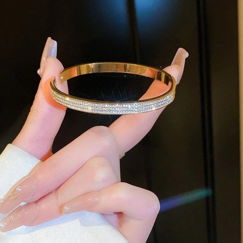 Titanium steel bracelet for women with electroplated non-fading finish and buckle closure in gold colour