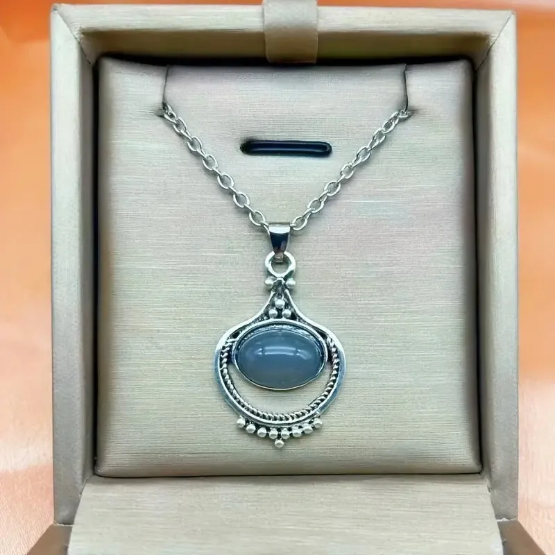 Alloy geometric oval pendant necklace in antique silver on a regular chain, unisex design