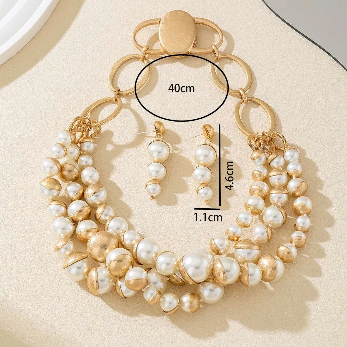 Women's imitation pearl necklace with magnetic snap, mother pearl shell pendant, two-ring 45cm option shown on model