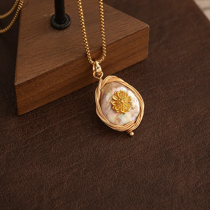 Natural baroque freshwater pearl pendant necklace with mother pearl shellfish quadrilateral pendant on copper chain