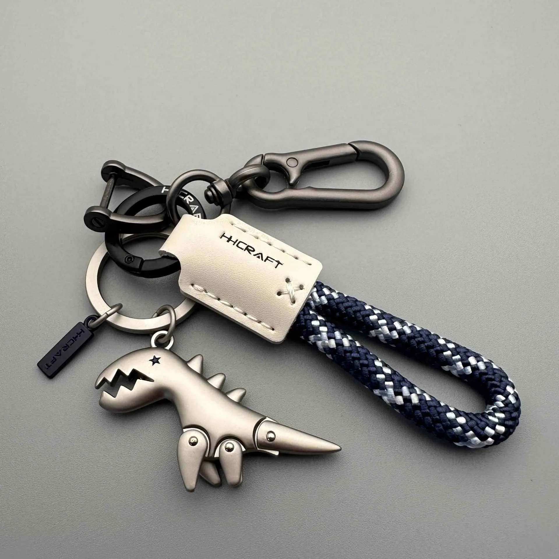 Cute cartoon little dinosaur keychain pendant made of zinc alloy for schoolbag decoration and key identification