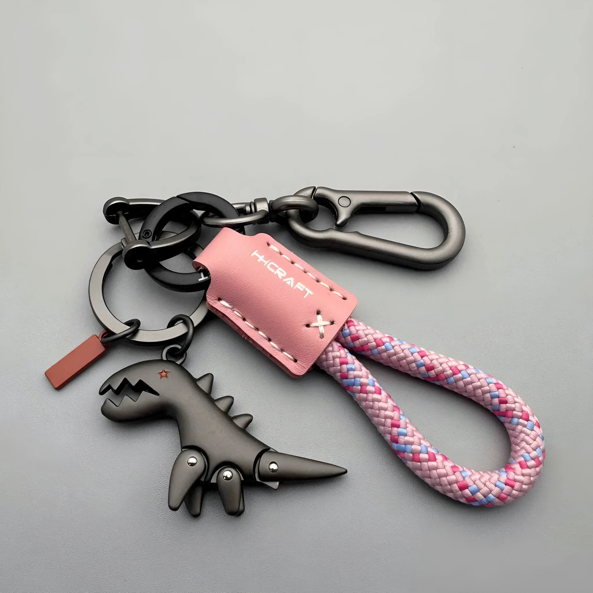 Cute cartoon little dinosaur keychain pendant made of zinc alloy for schoolbag decoration and key identification