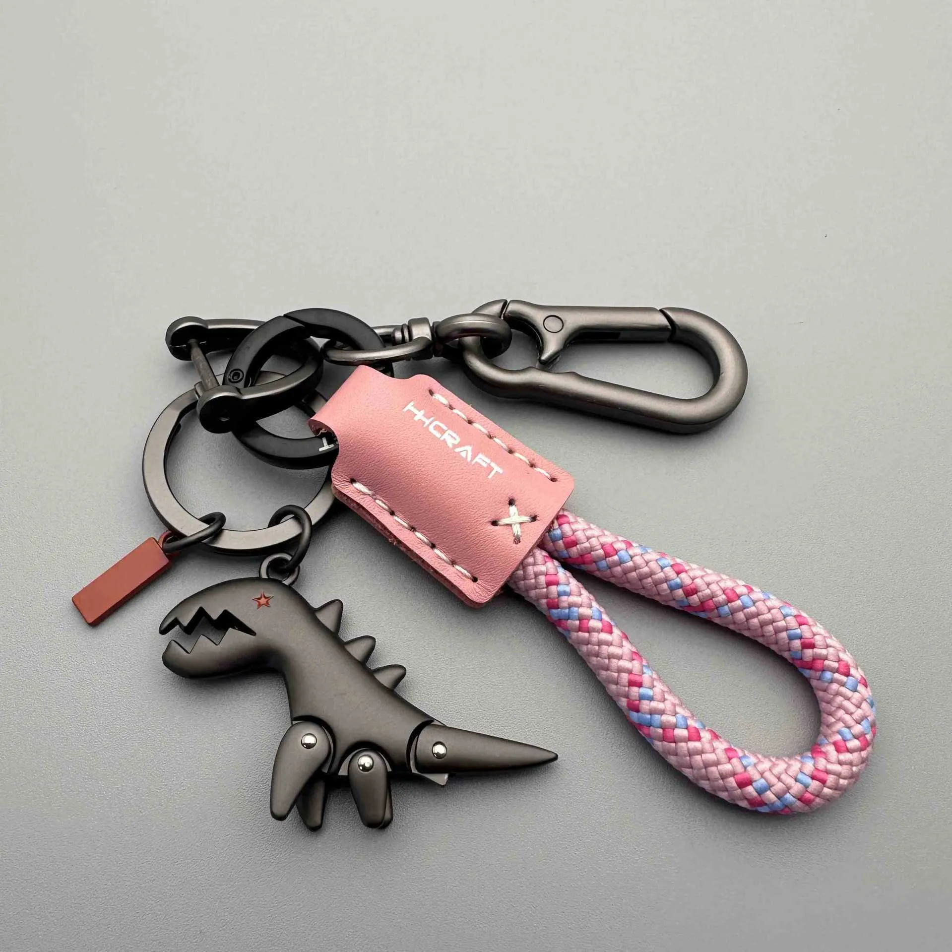 Cute cartoon little dinosaur keychain pendant made of zinc alloy for schoolbag decoration and key identification