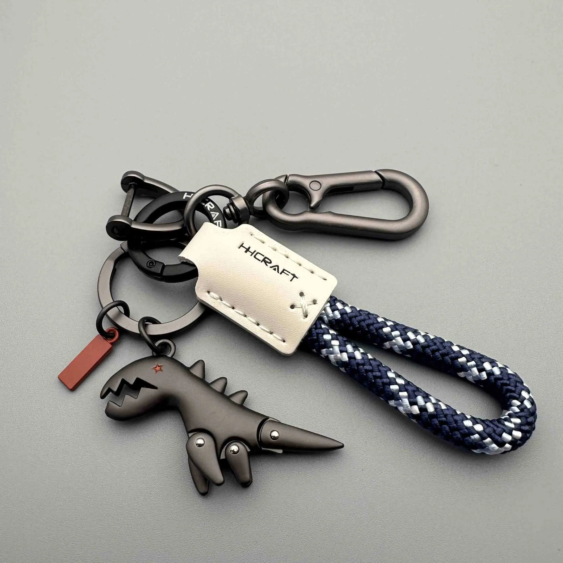 Cute cartoon little dinosaur keychain pendant made of zinc alloy for schoolbag decoration and key identification