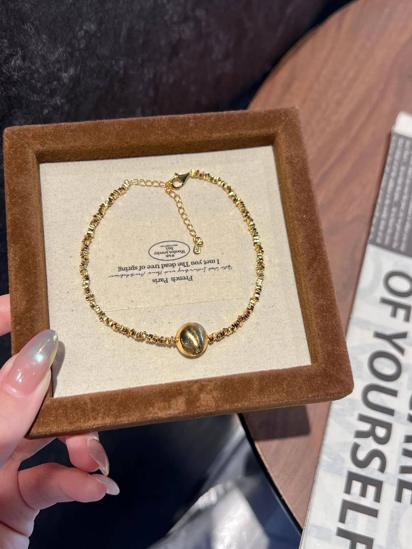 Unisex retro gradient cateye necklace and bracelet set in gold finish with broken silver cat eye accents