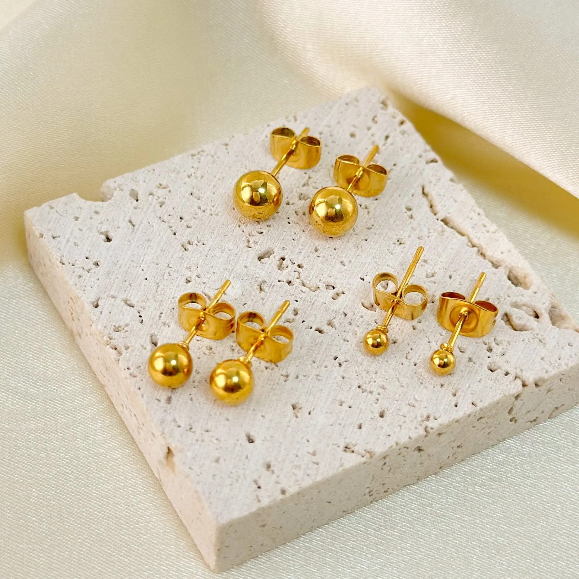 Stainless steel 18K ball stud earrings round geometric design titanium steel gold finish