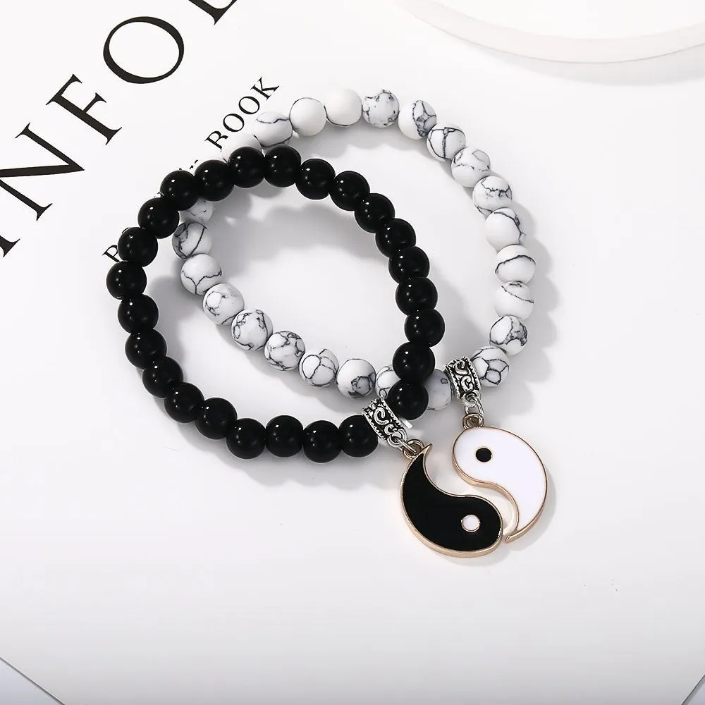 Eight-diagram geometric alloy bracelet with electroplated metallic finish