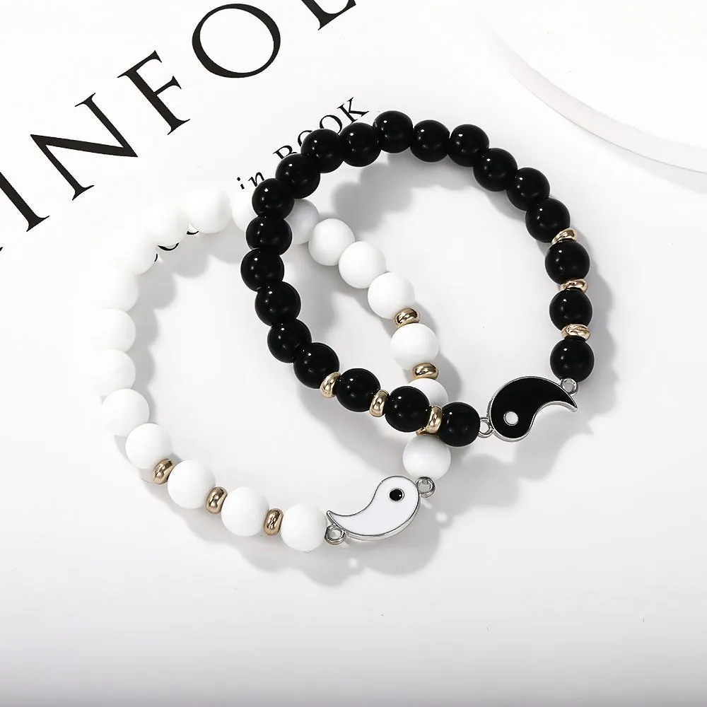Eight-diagram geometric alloy bracelet with electroplated metallic finish