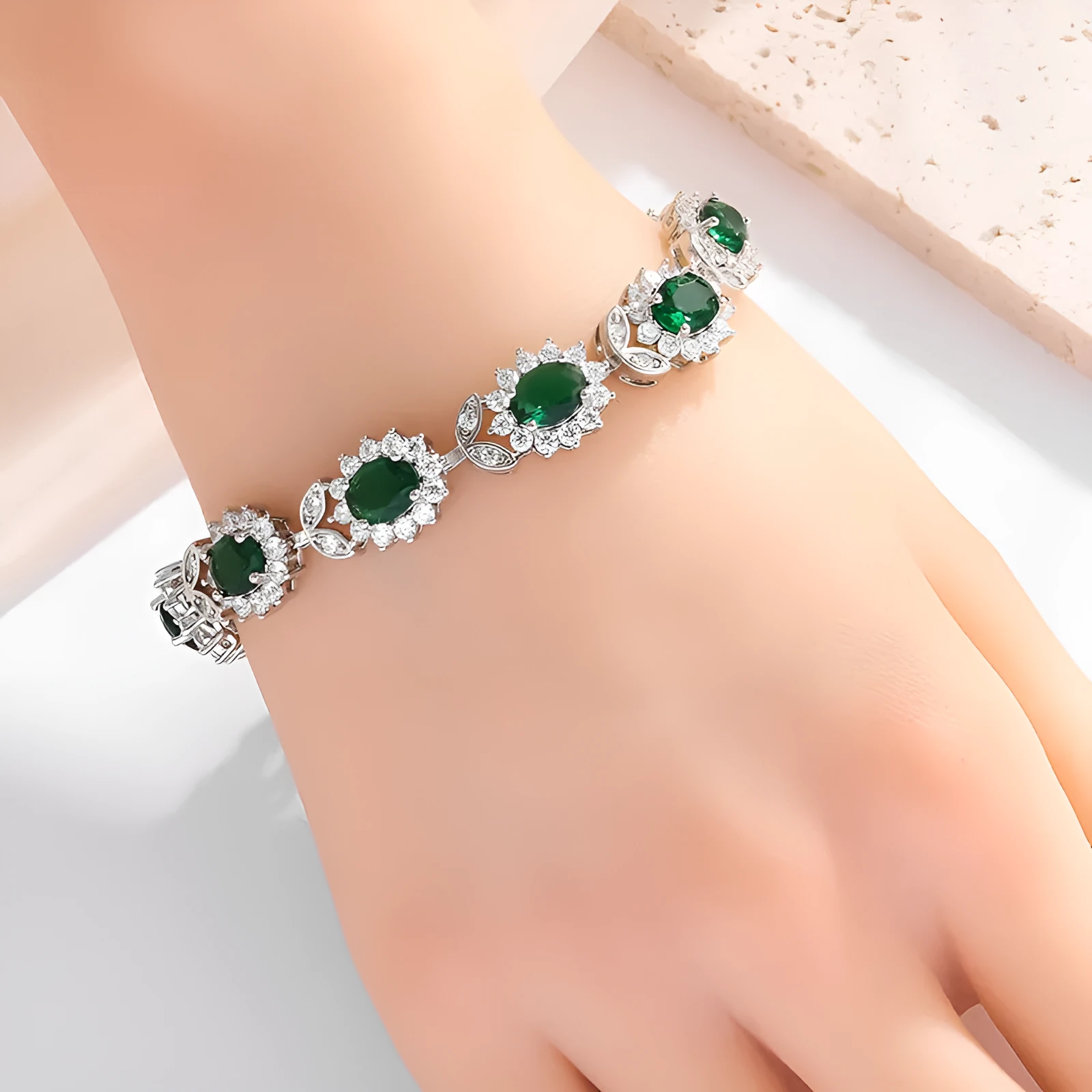 Personality Trend women's simple inlaid zircon bracelet in black onyx colour, electroplated alloy construction.