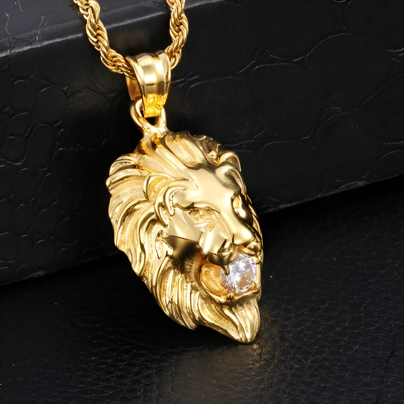 Gold alloy diamond lion's head men's pendant necklace with geometric shape