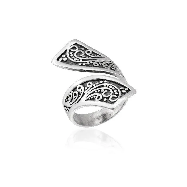 Women's alloy ring with adjustable opening in silver electroplated finish