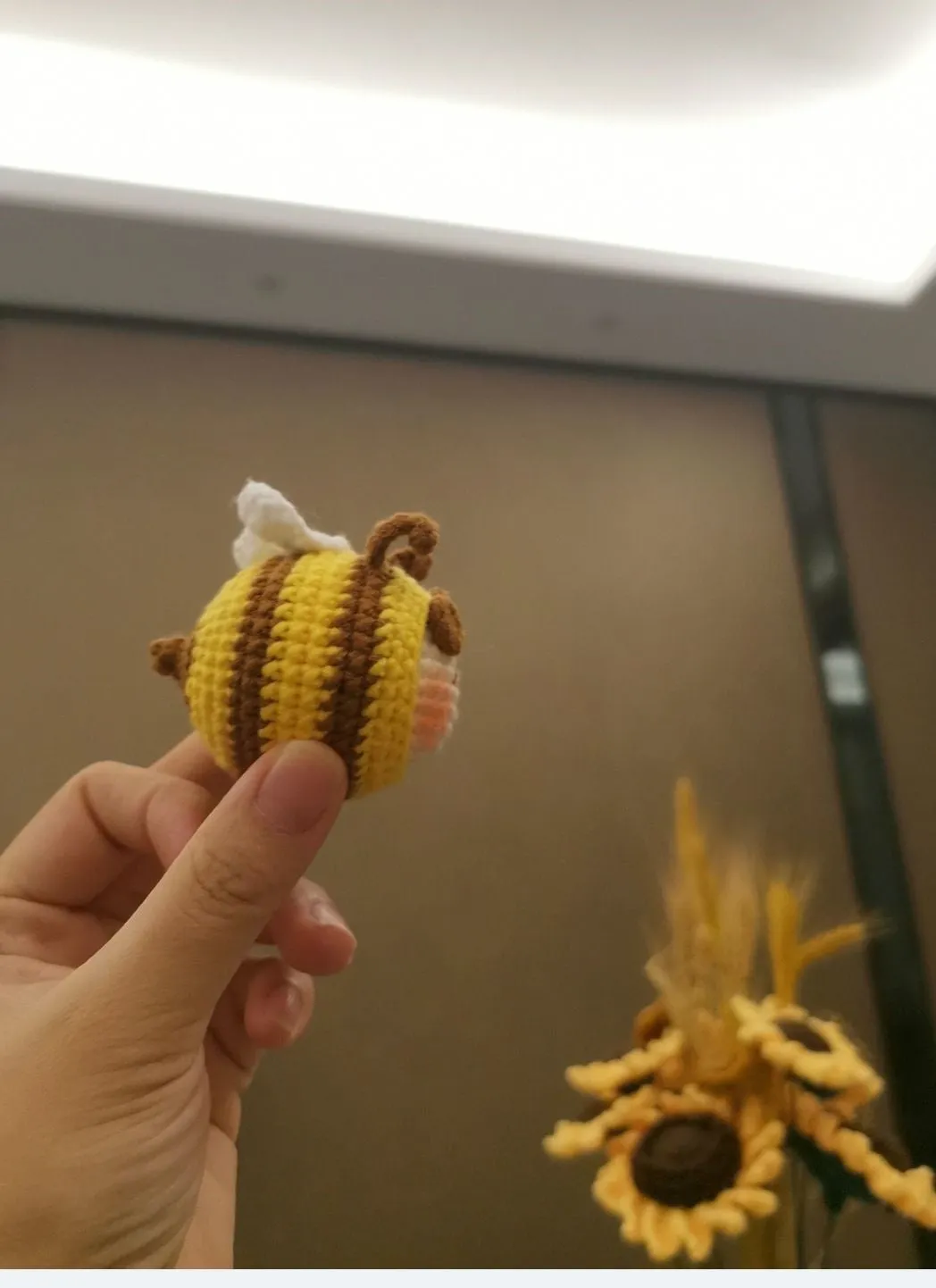 Handmade crocheted bee colony plush pendant for woolen dolls in Style 1 or Style 2