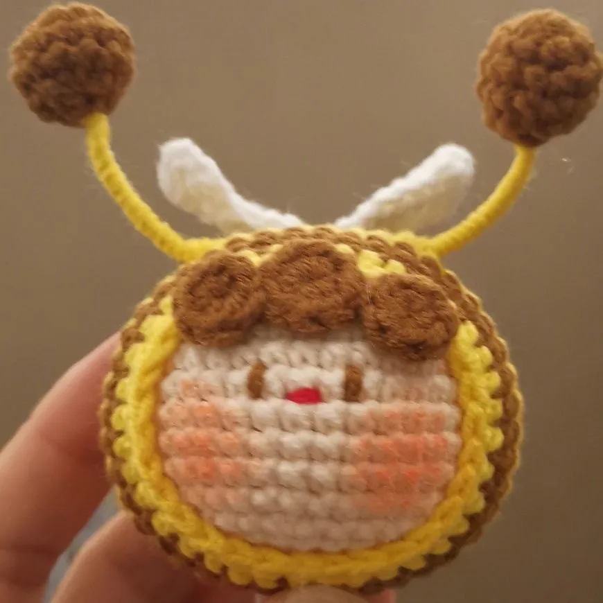 Handmade crocheted bee colony plush pendant for woolen dolls in Style 1 or Style 2