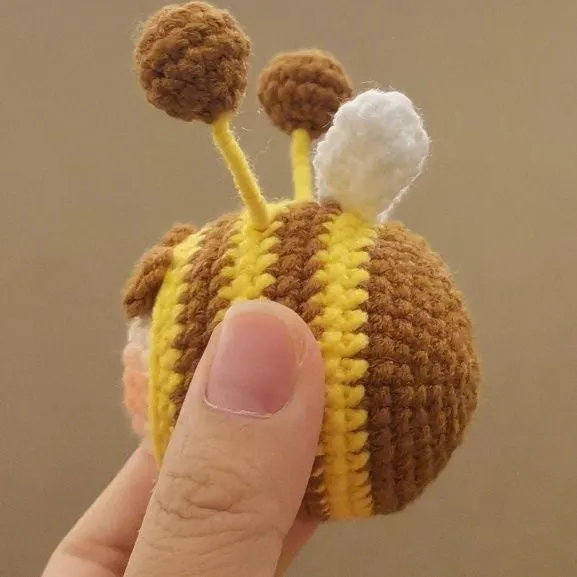 Handmade crocheted bee colony plush pendant for woolen dolls in Style 1 or Style 2
