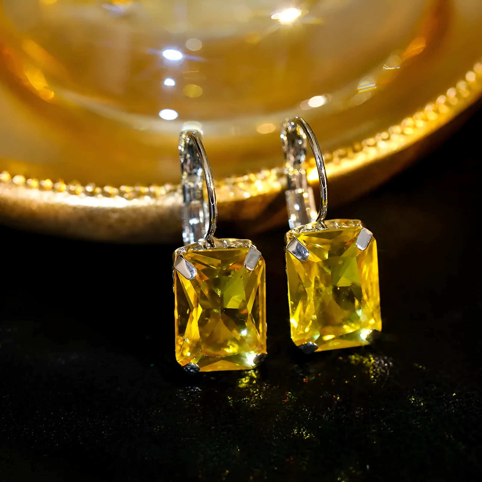 Women's square crystal earrings in purple colour on copper base, 25x10mm size pair
