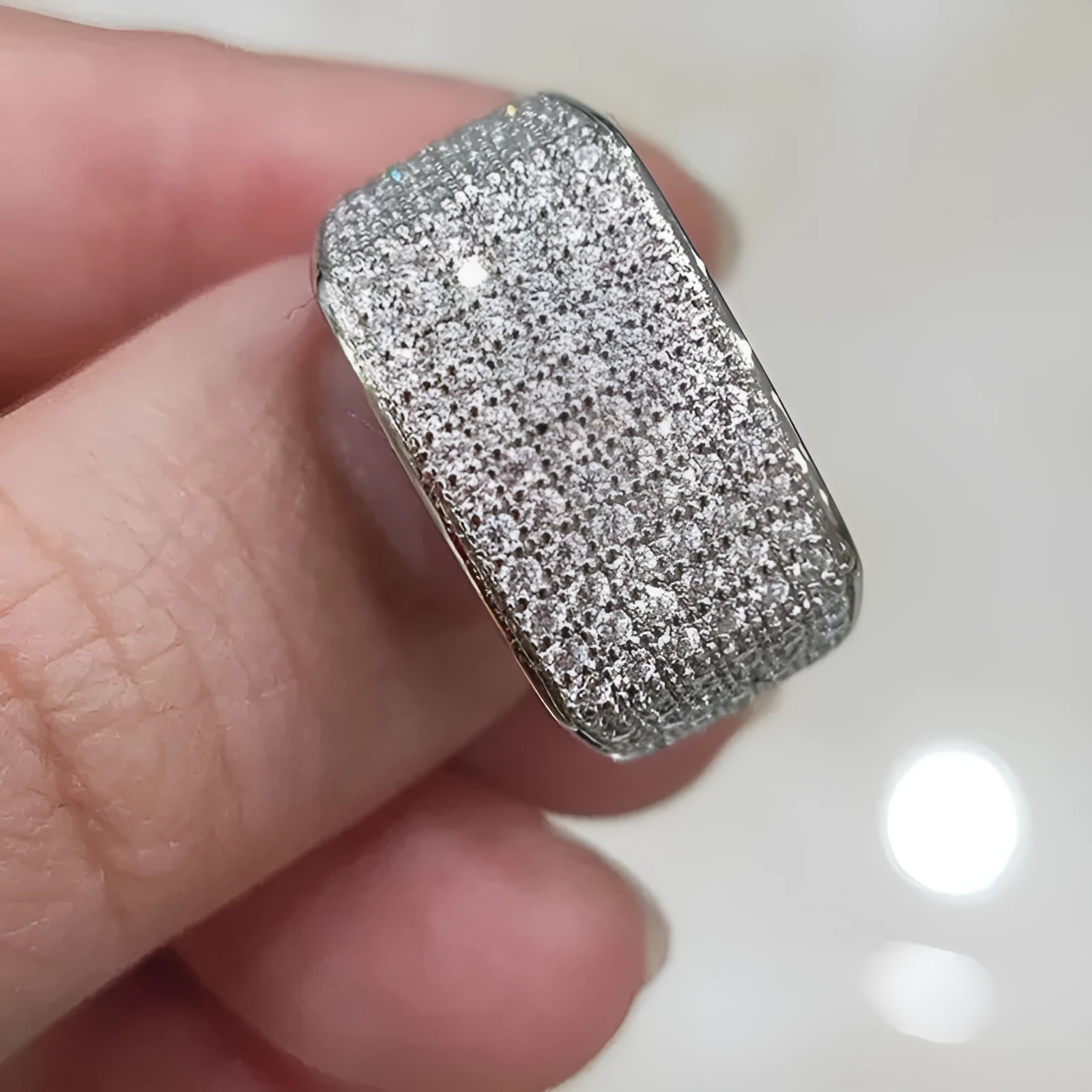 Micro-inlaid starry index finger ring in copper with white gold colour and zircon stones