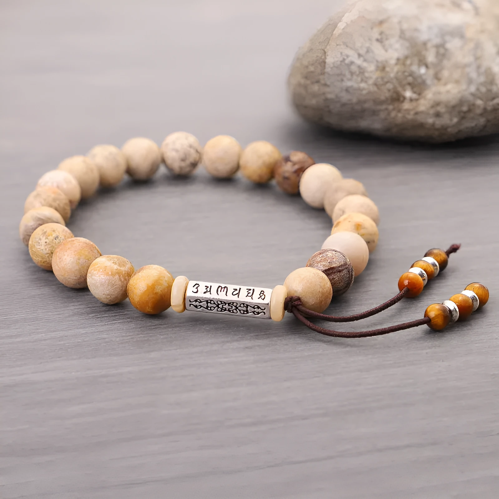 Handmade stone bead bracelet with wood colour finish and European American retro style