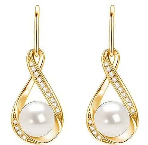 Simulated pearl necklace with diamond inlaid love heart pendant on alloy clavicle chain in gold finish