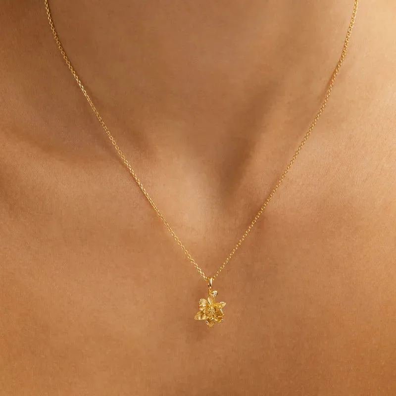 Women's creative all-match flower pendant necklace made of 304 stainless steel with 18K gold electroplating, 45cm chain length