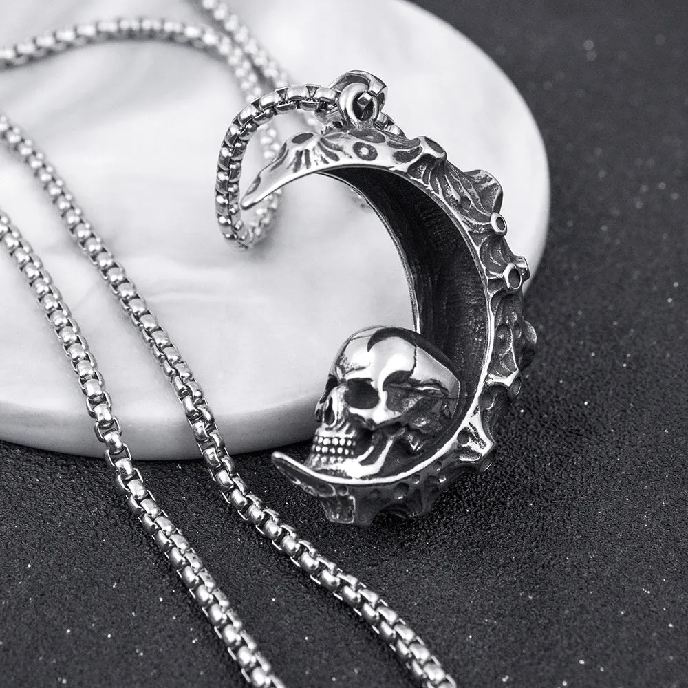 Men's silver stainless steel necklace with alloy pendant in skull, dagger, sun or other design
