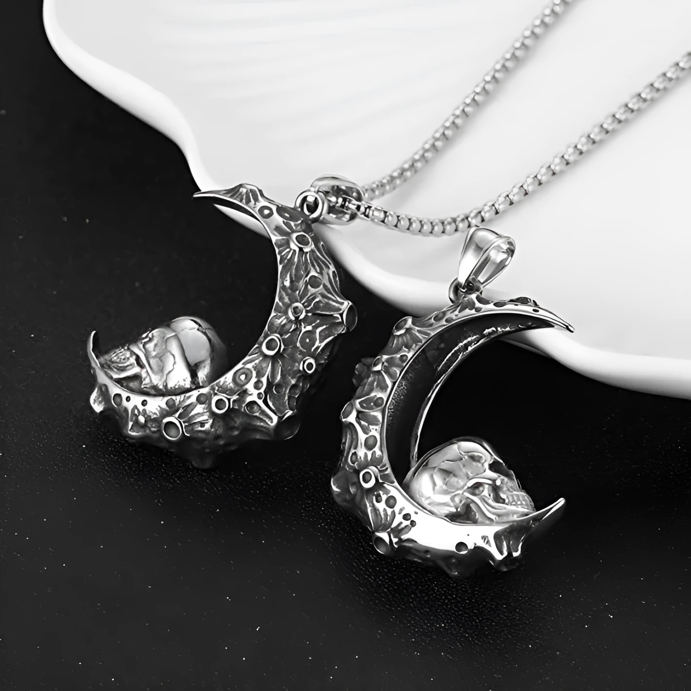 Men's silver stainless steel necklace with alloy pendant in skull, dagger, sun or other design