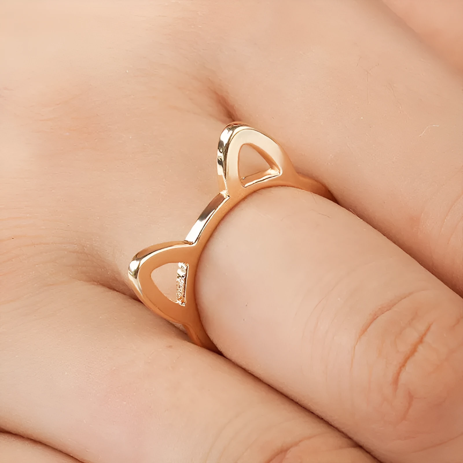 Alloy kitten ring with adjustable band in gold rose gold silver finishes