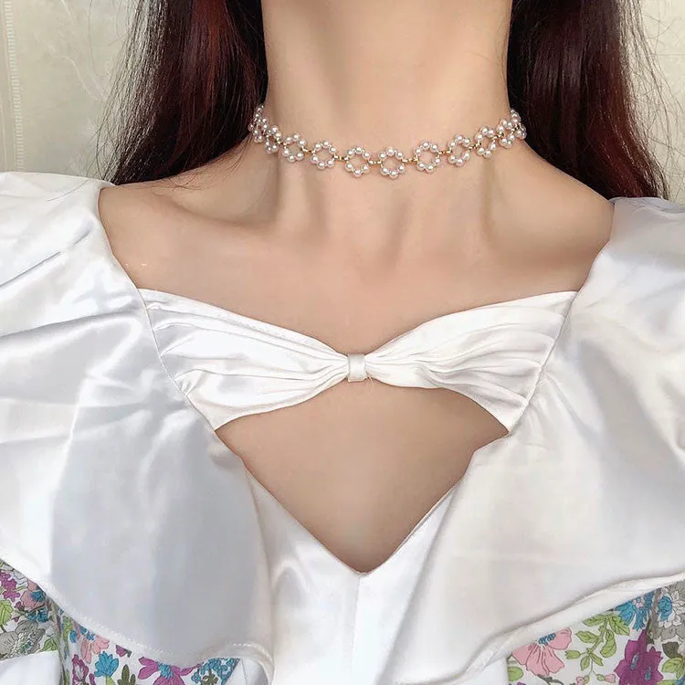 Women's cool wind fashion pearl necklace with alloy chain and pendant below 10cm, Japanese Korean style